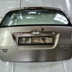 Bagāžnieka vāks priekš TOYOTA COROLLA VERSO 2003