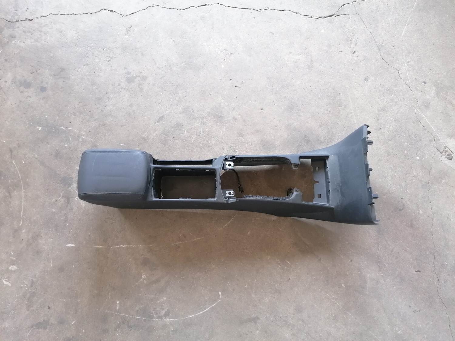 Centrālās konsoles apdares lielākā daļa priekš VOLVO C30 2008 SILVER