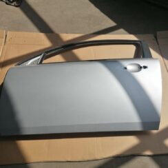 Priekšējās kreisās durvis priekš VOLVO C30 2008 SILVER