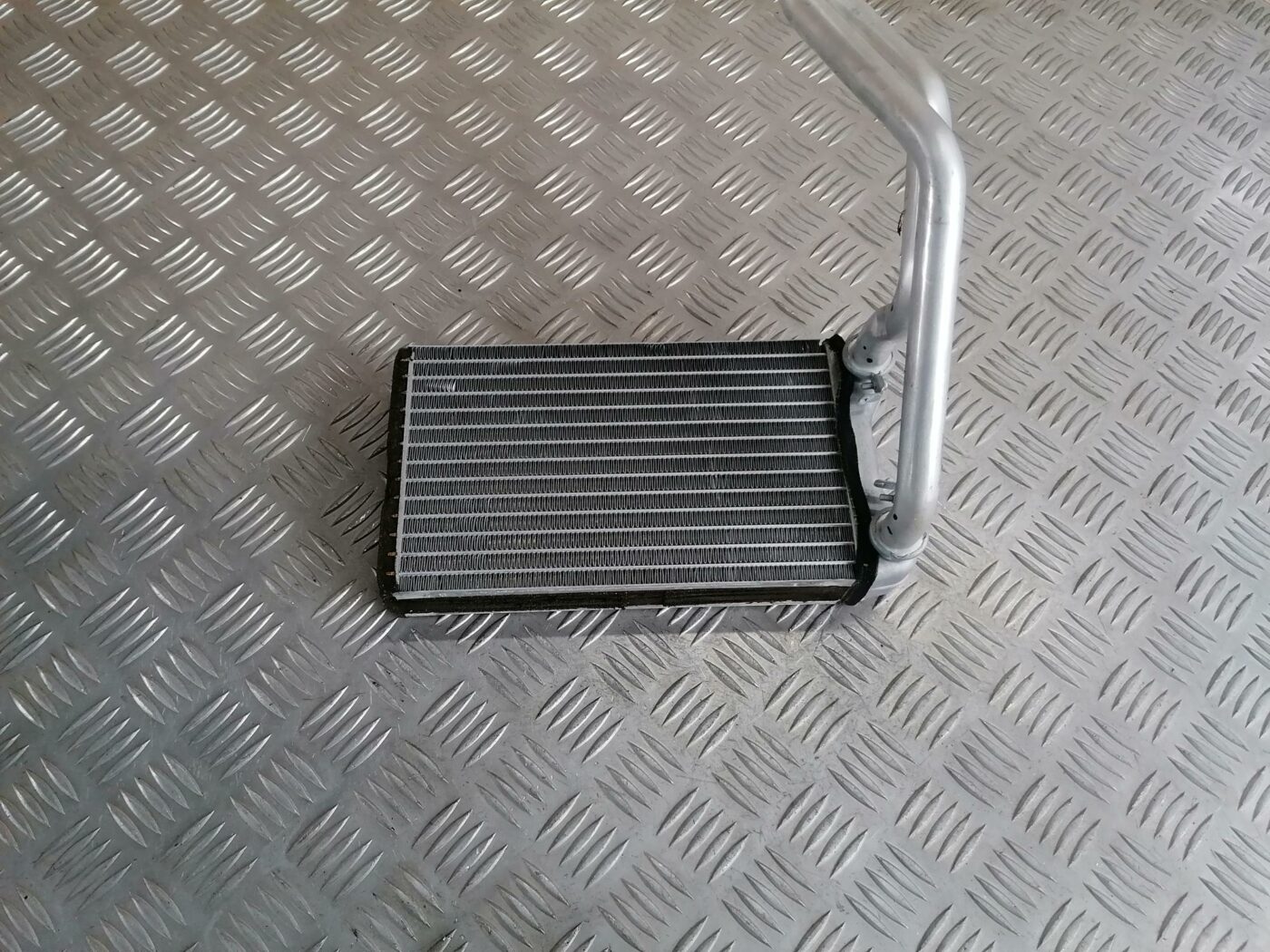 Apsildes sistēmas radiators priekš AUDI A4 2008 AVANT 1 Apsildes sistēmas radiators priekš AUDI A4 2008 AVANT