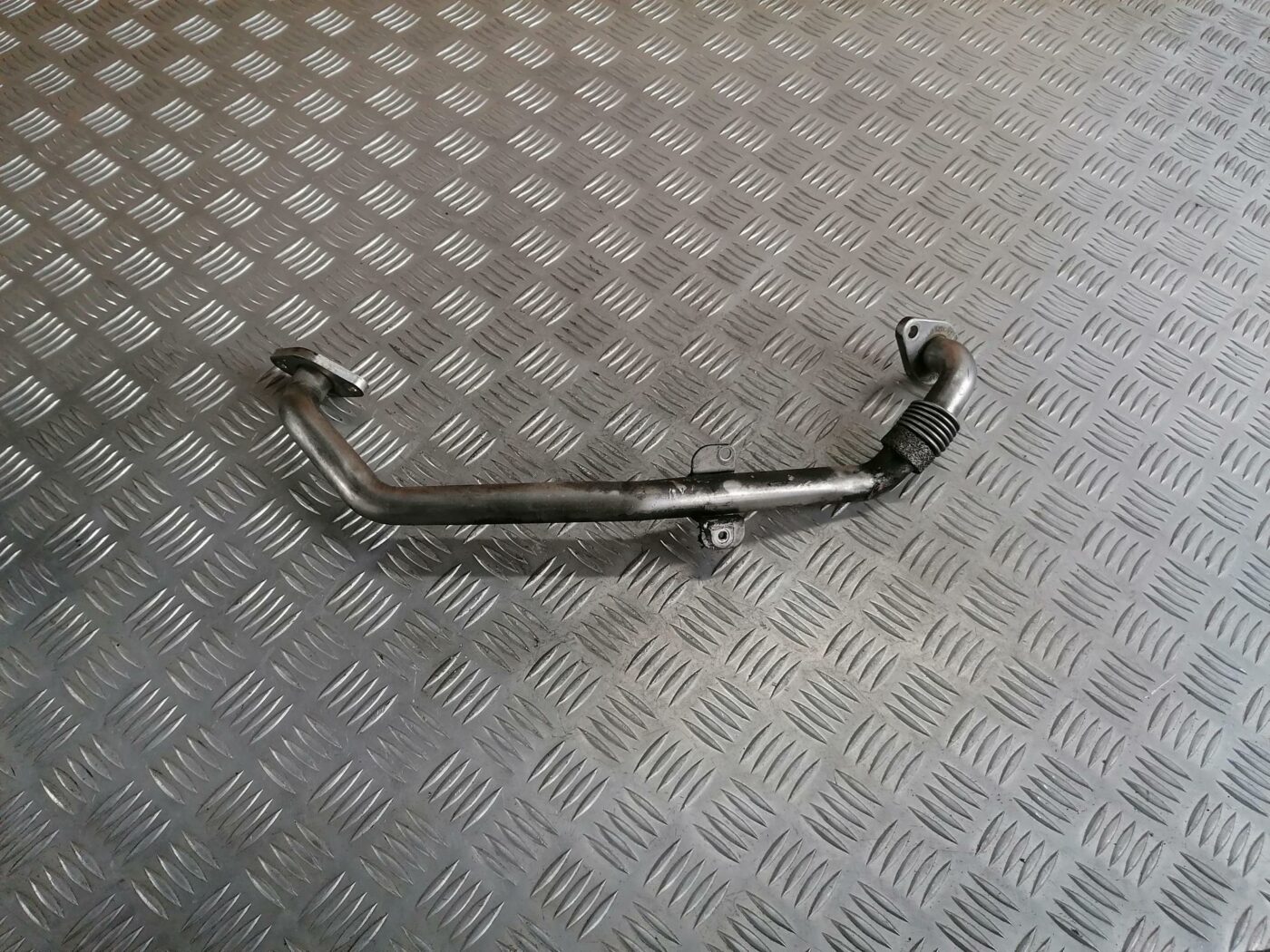 EGR caurule priekš AUDI A4 2008 AVANT 1 EGR caurule priekš AUDI A4 2008 AVANT