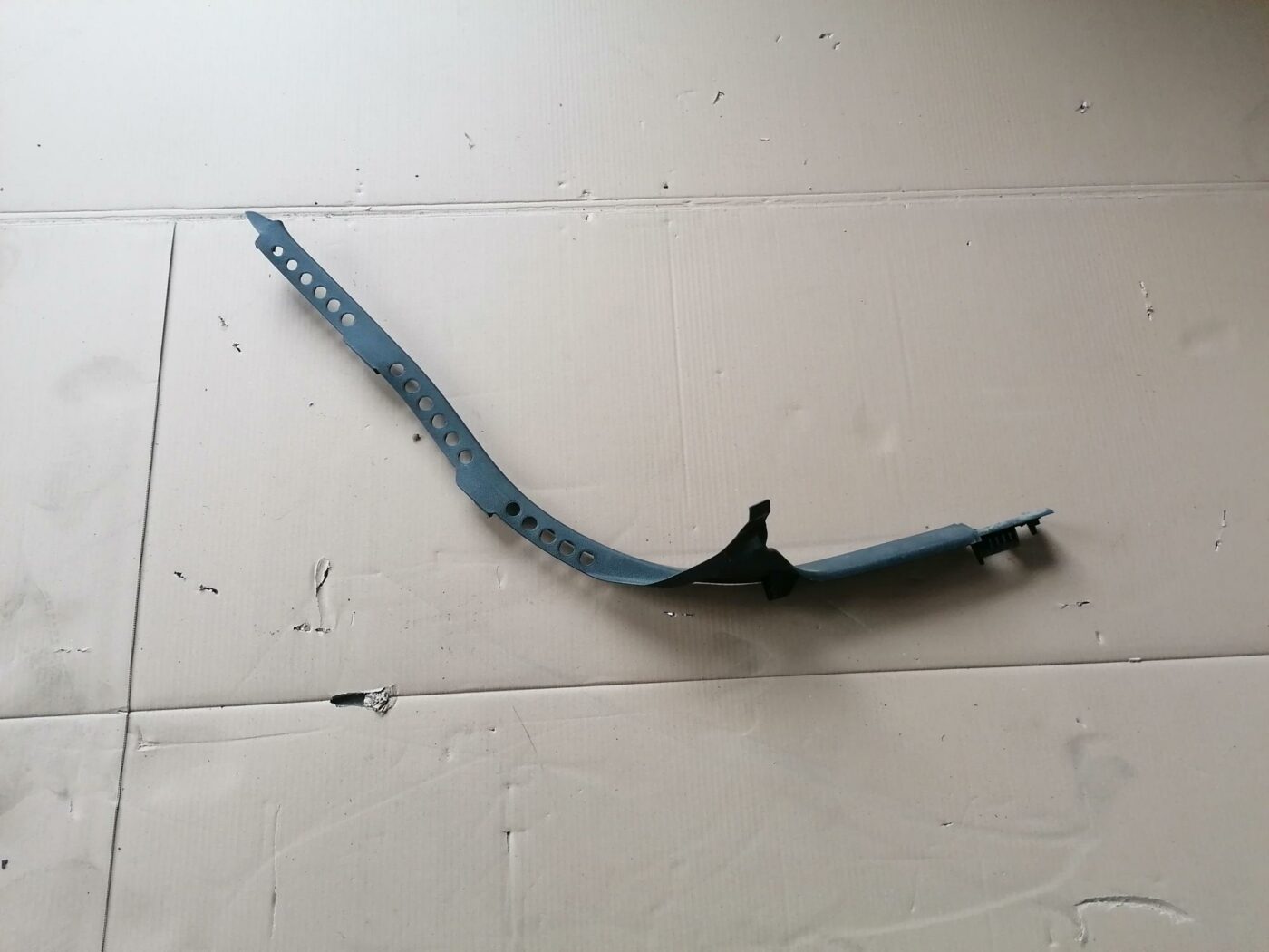 Sliekšņa aizmugurēja kreisa uzlika (salonā) priekš AUDI A4 2008 AVANT 1 Sliekšņa aizmugurēja kreisa uzlika (salonā) priekš AUDI A4 2008 AVANT