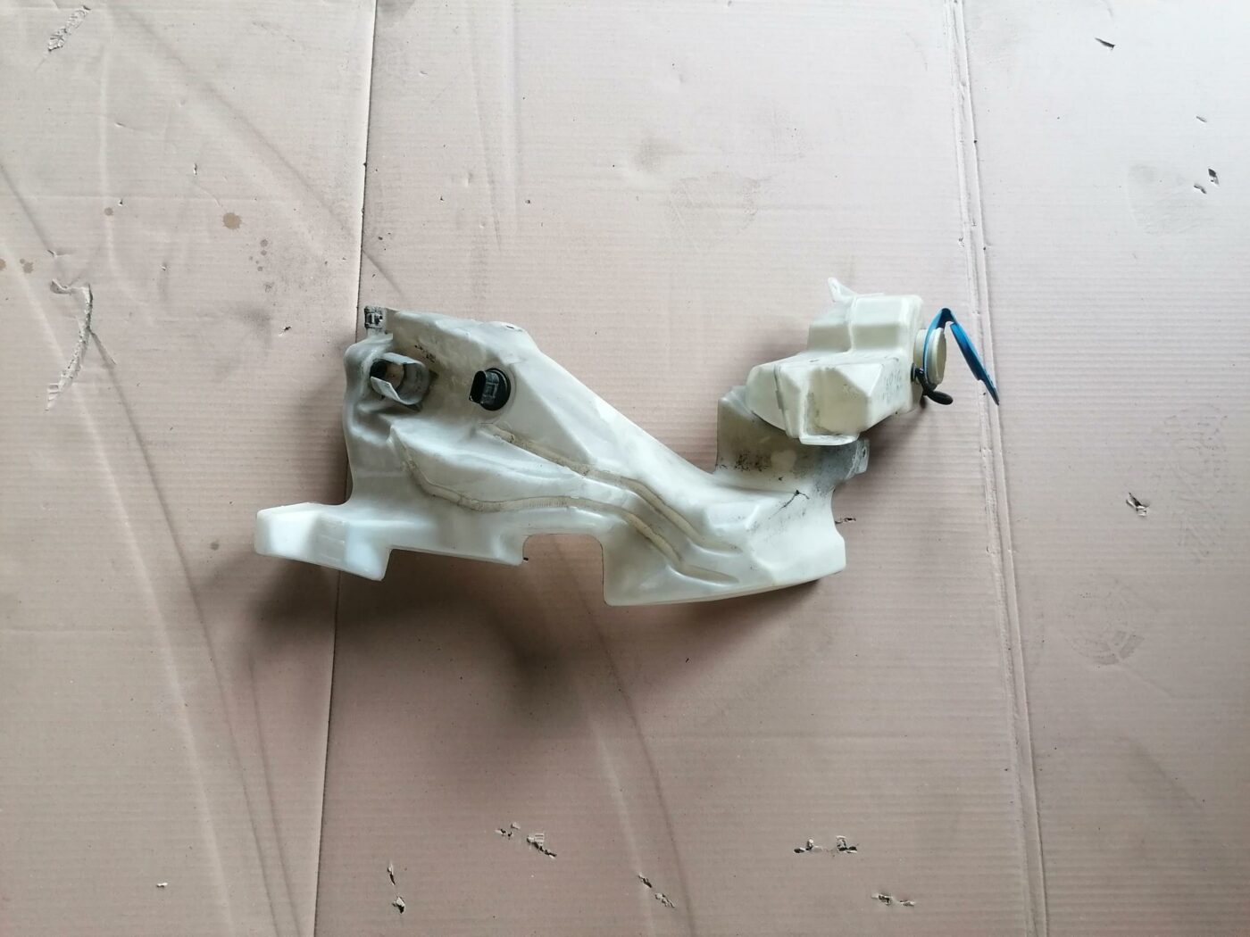 Mazgātāja šķidruma tvertne priekš AUDI A4 2008 AVANT 1 Mazgātāja šķidruma tvertne priekš AUDI A4 2008 AVANT