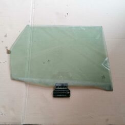 Aizmugurējo labo durvju stikls priekš AUDI A4 2003