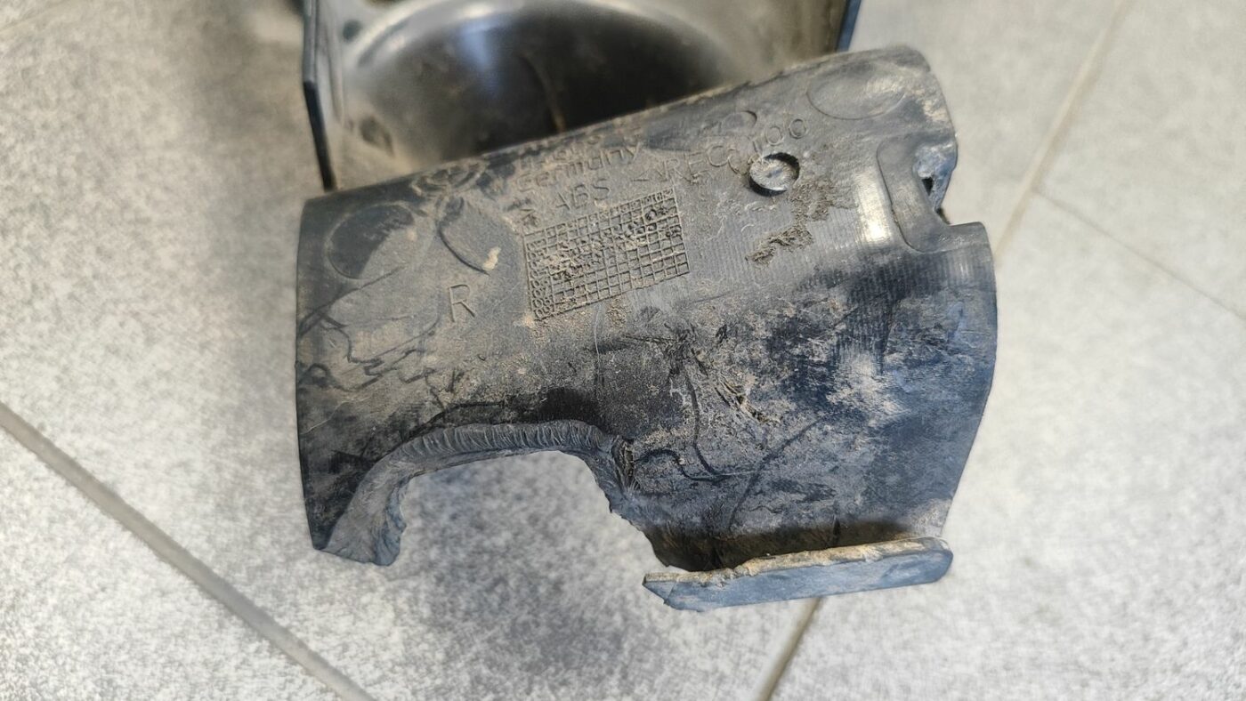 Aizmugurējā spārna un bufera stiprinājums priekš BMW 525 E60 2006 BLACK 14 Aizmugurējā spārna un bufera stiprinājums priekš BMW 525 E60 2006 BLACK