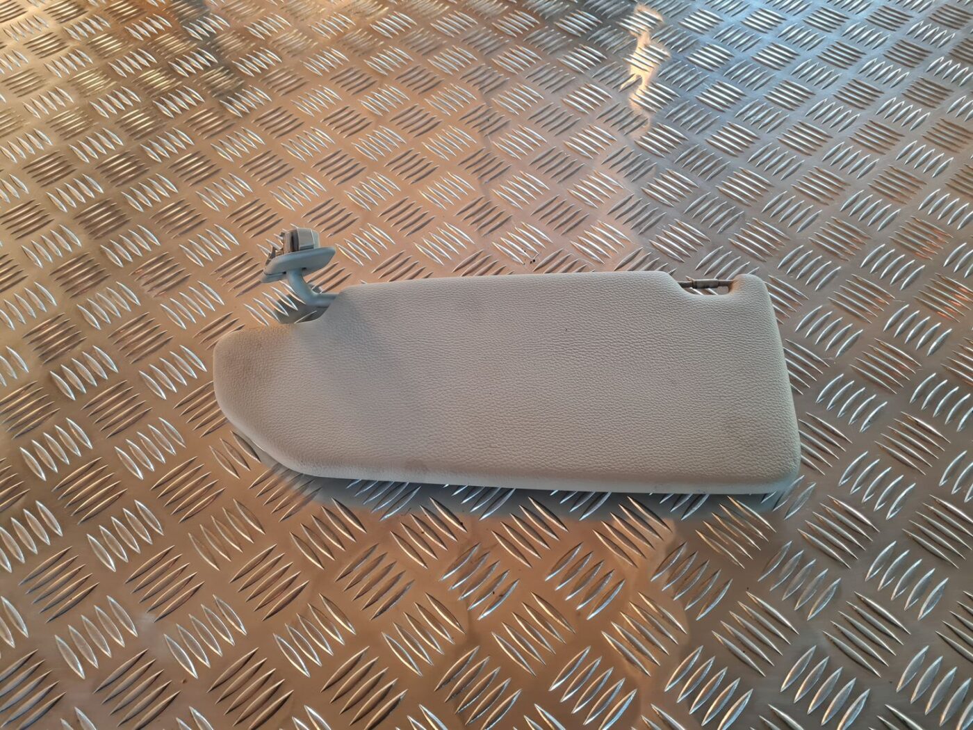 Saules aizsargs priekš VOLVO V70 2002 ASHGOLD