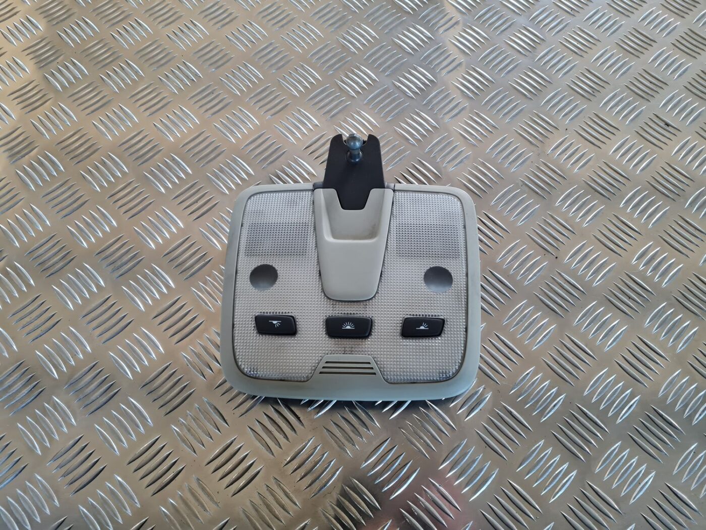 Salona apgaismojuma panelis priekš VOLVO V70 2002 ASHGOLD 1 Salona apgaismojuma panelis priekš VOLVO V70 2002 ASHGOLD