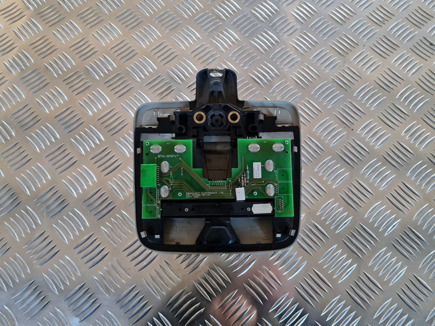 Salona apgaismojuma panelis priekš VOLVO V70 2002 ASHGOLD 2 Salona apgaismojuma panelis priekš VOLVO V70 2002 ASHGOLD