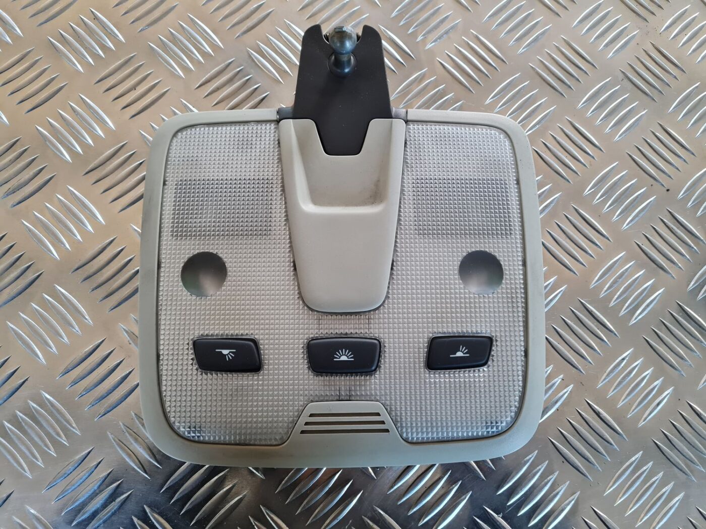 Salona apgaismojuma panelis priekš VOLVO V70 2002 ASHGOLD 5 Salona apgaismojuma panelis priekš VOLVO V70 2002 ASHGOLD