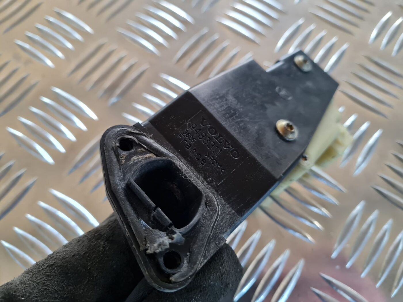 Degvielas tvertnes vāka slēdzene priekš VOLVO V70 2002 ASHGOLD