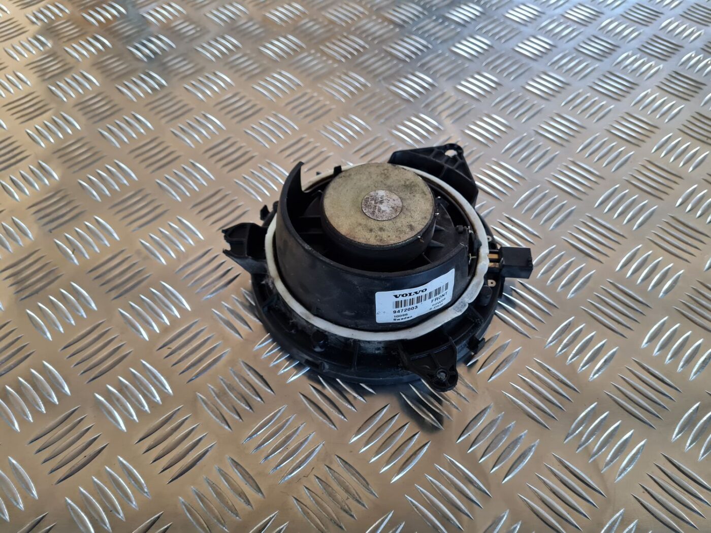 Durvju skaļrunis, apakšā priekš VOLVO V70 2002 ASHGOLD