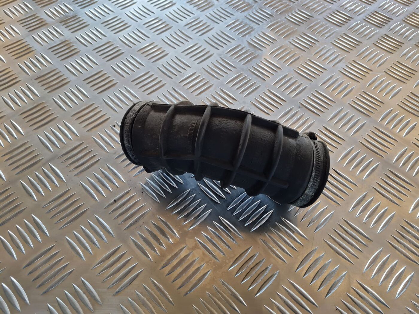 Gaisa filtra korpusa caurule priekš VOLVO V70 2002 ASHGOLD