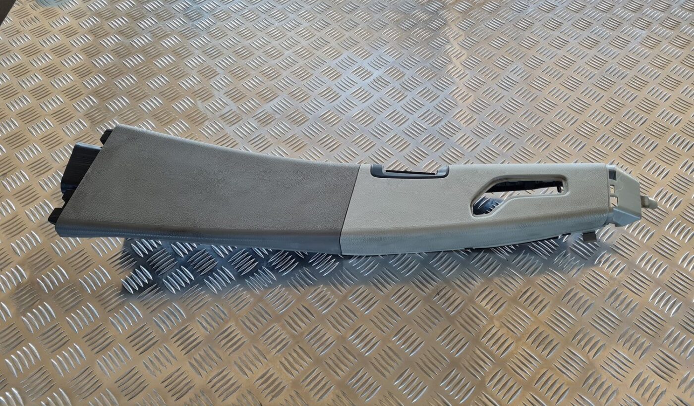 Vidējas salona statnes apdare priekš VOLVO V70 2002 ASHGOLD