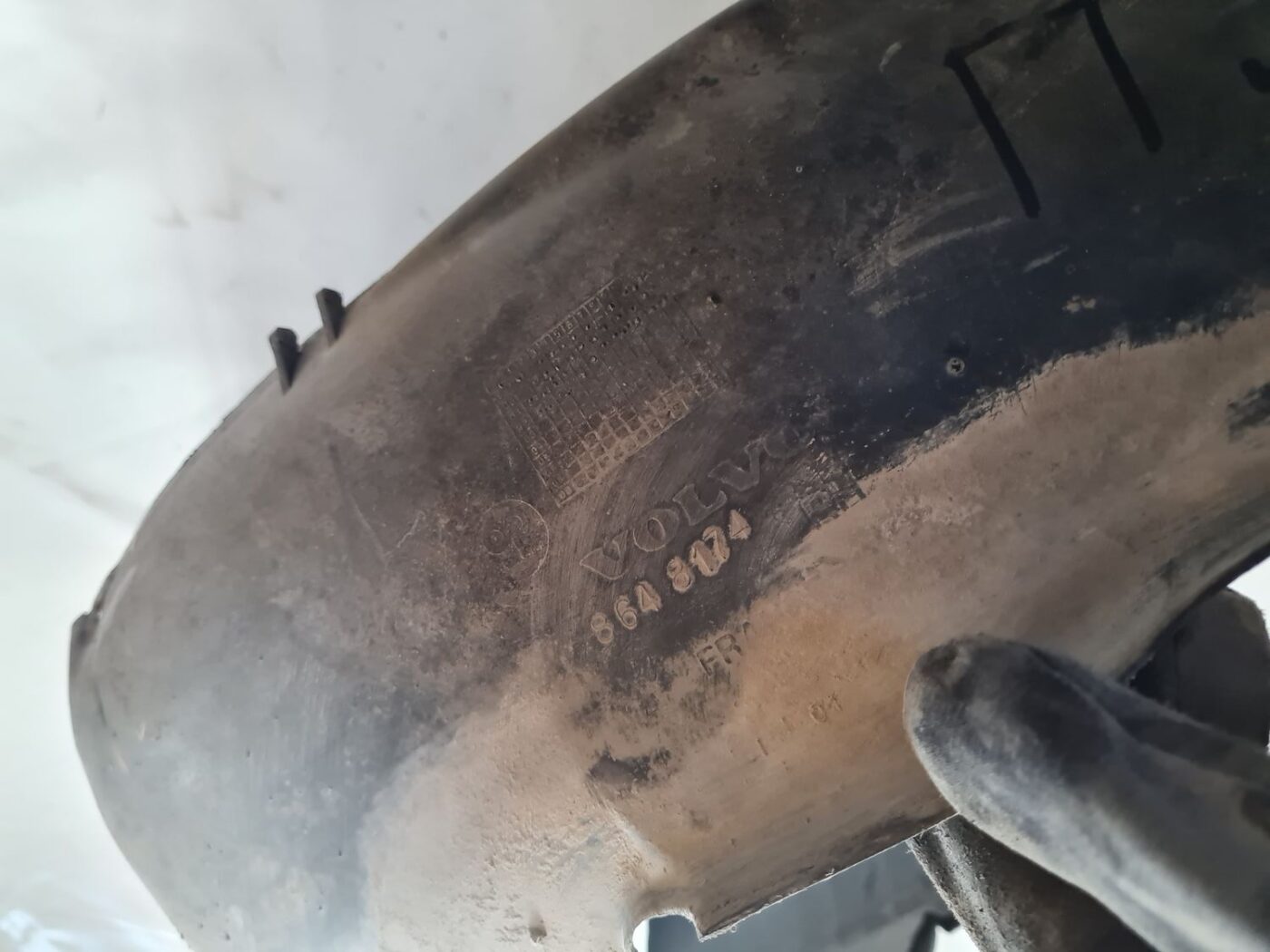 Priekšējais labais paspārns priekš VOLVO V70 2002 ASHGOLD