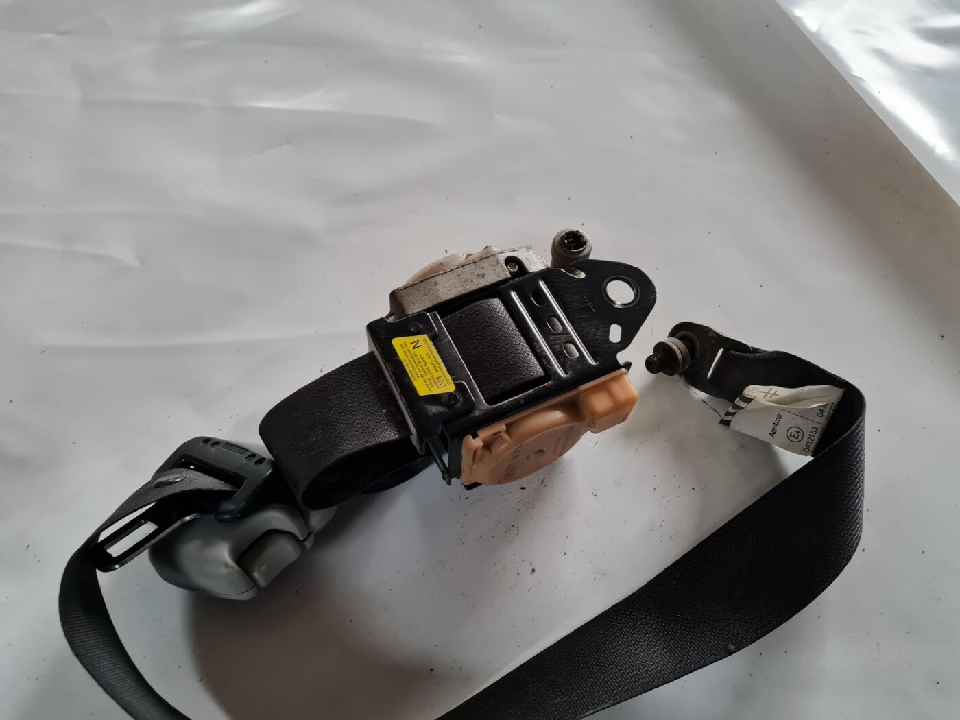 Priekšējā kreisā drošības josta priekš MITSUBISHI LANCER 2006 2 Priekšējā kreisā drošības josta priekš MITSUBISHI LANCER 2006