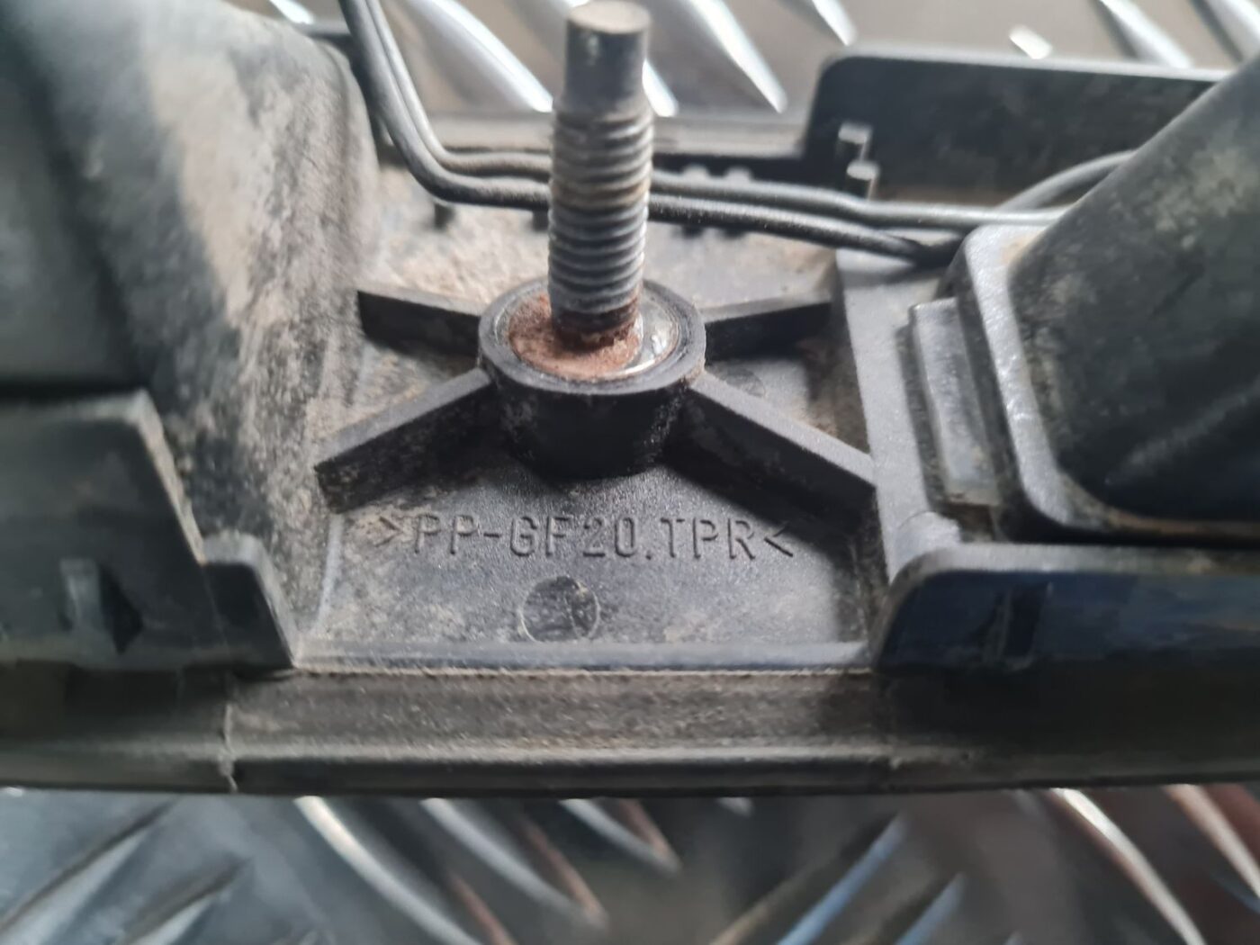 Numura zīmes gaismas uzlika komplektā priekš VOLVO V70 2003 SILVER 3 Numura zīmes gaismas uzlika komplektā priekš VOLVO V70 2003 SILVER