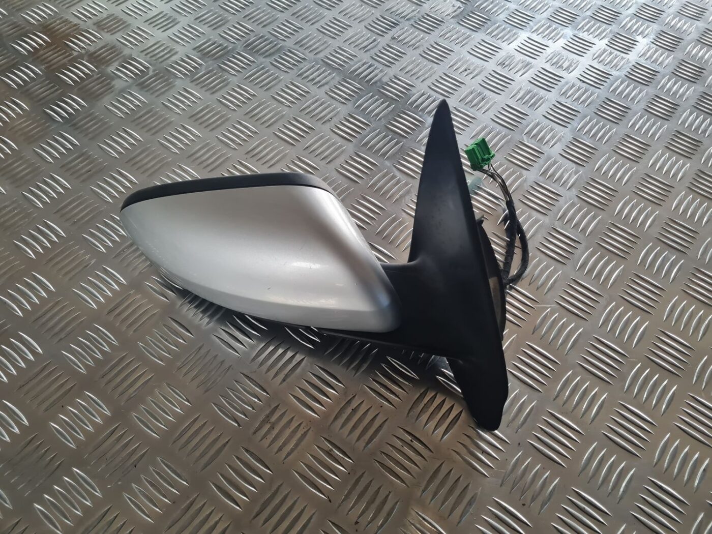 Ārējais spogulis, pa labi priekš VOLVO V70 2003 SILVER 4 Ārējais spogulis, pa labi priekš VOLVO V70 2003 SILVER