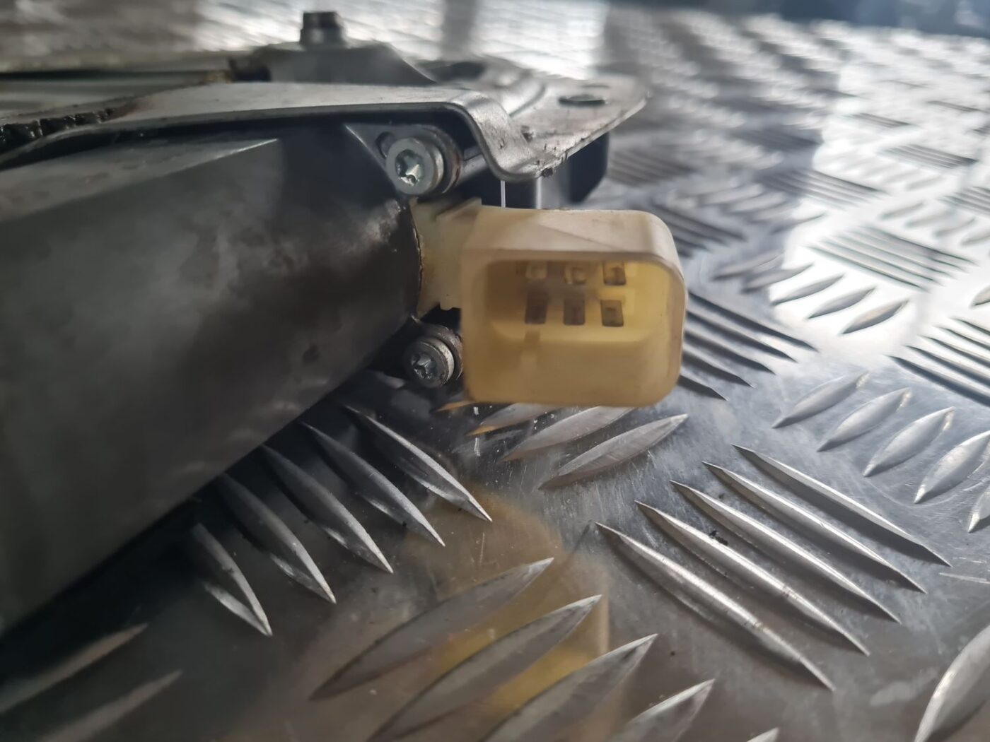 Stikla pacelšanas mehānisms priekšējais labais priekš VOLVO V70 2003 SILVER