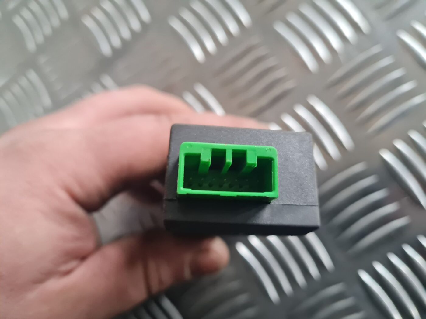 Imobilaizera devējs priekš VOLVO V70 2003 SILVER 4 Imobilaizera devējs priekš VOLVO V70 2003 SILVER