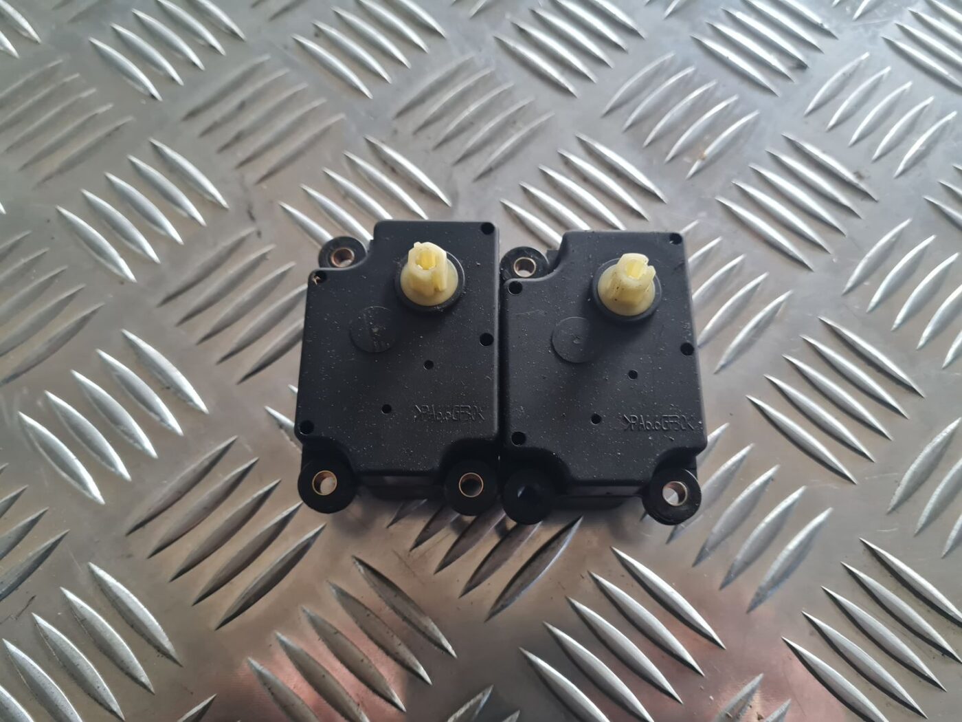 Apsildes sistēmas aktuators priekš VOLVO V70 2003 SILVER