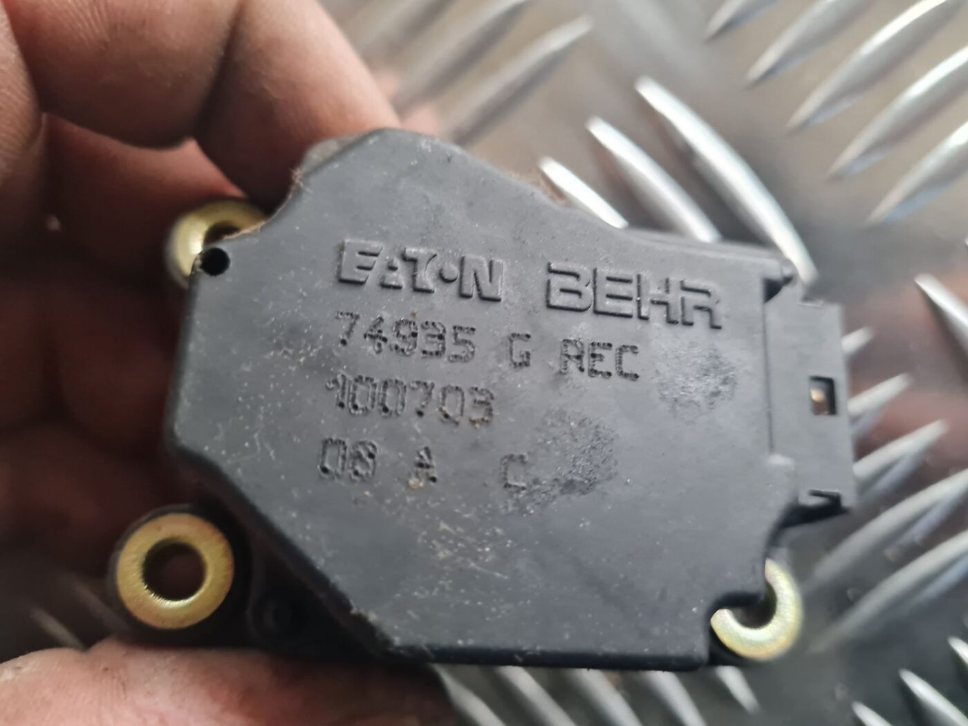 Apsildes sistēmas aktuators priekš VOLVO V70 2003 SILVER