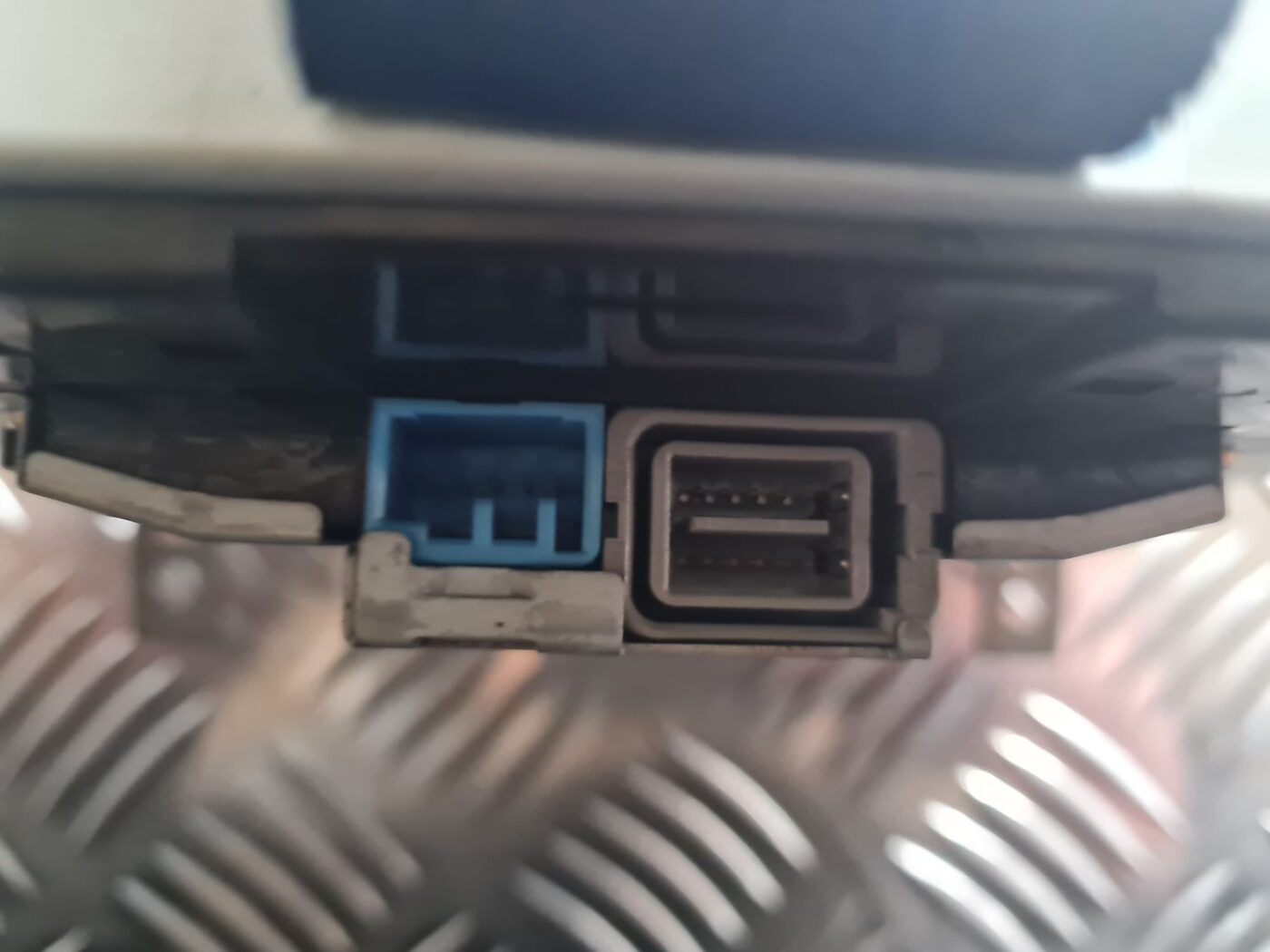 Displejs priekš VOLVO V70 2003 SILVER 4 Displejs priekš VOLVO V70 2003 SILVER