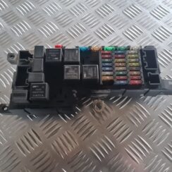 Drošinātāju bloks priekš VOLVO V70 2003 SILVER