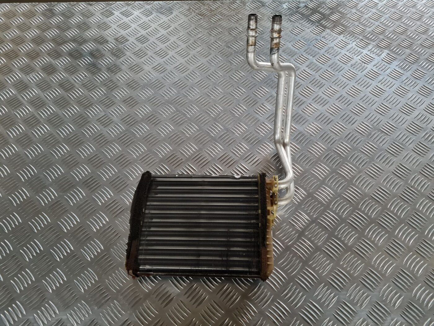 Apsildes sistēmas radiators priekš VOLVO V70 2003 SILVER