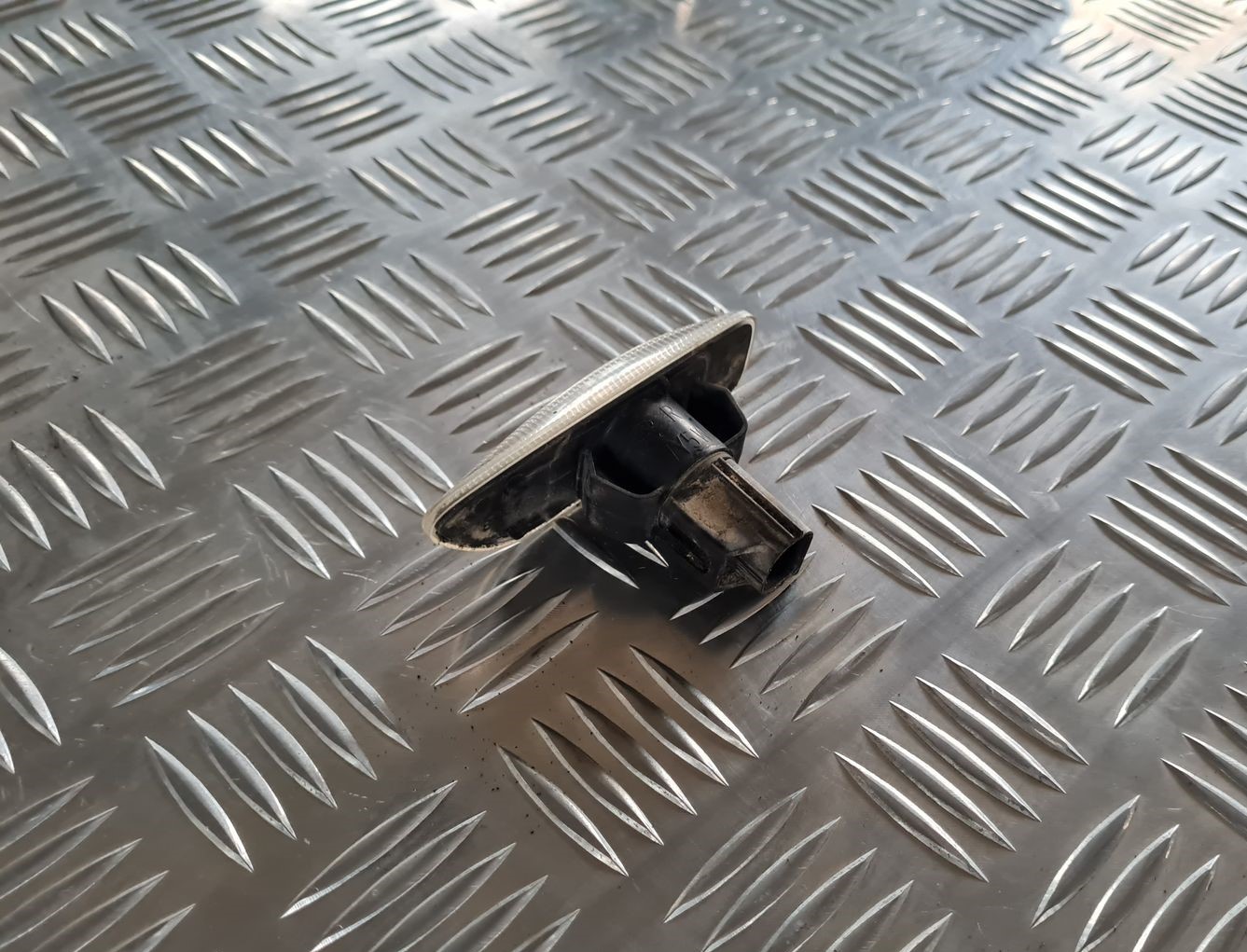 Pagrieziena signala lukturis priekš VOLVO V70 2003 SILVER 2 Pagrieziena signala lukturis priekš VOLVO V70 2003 SILVER