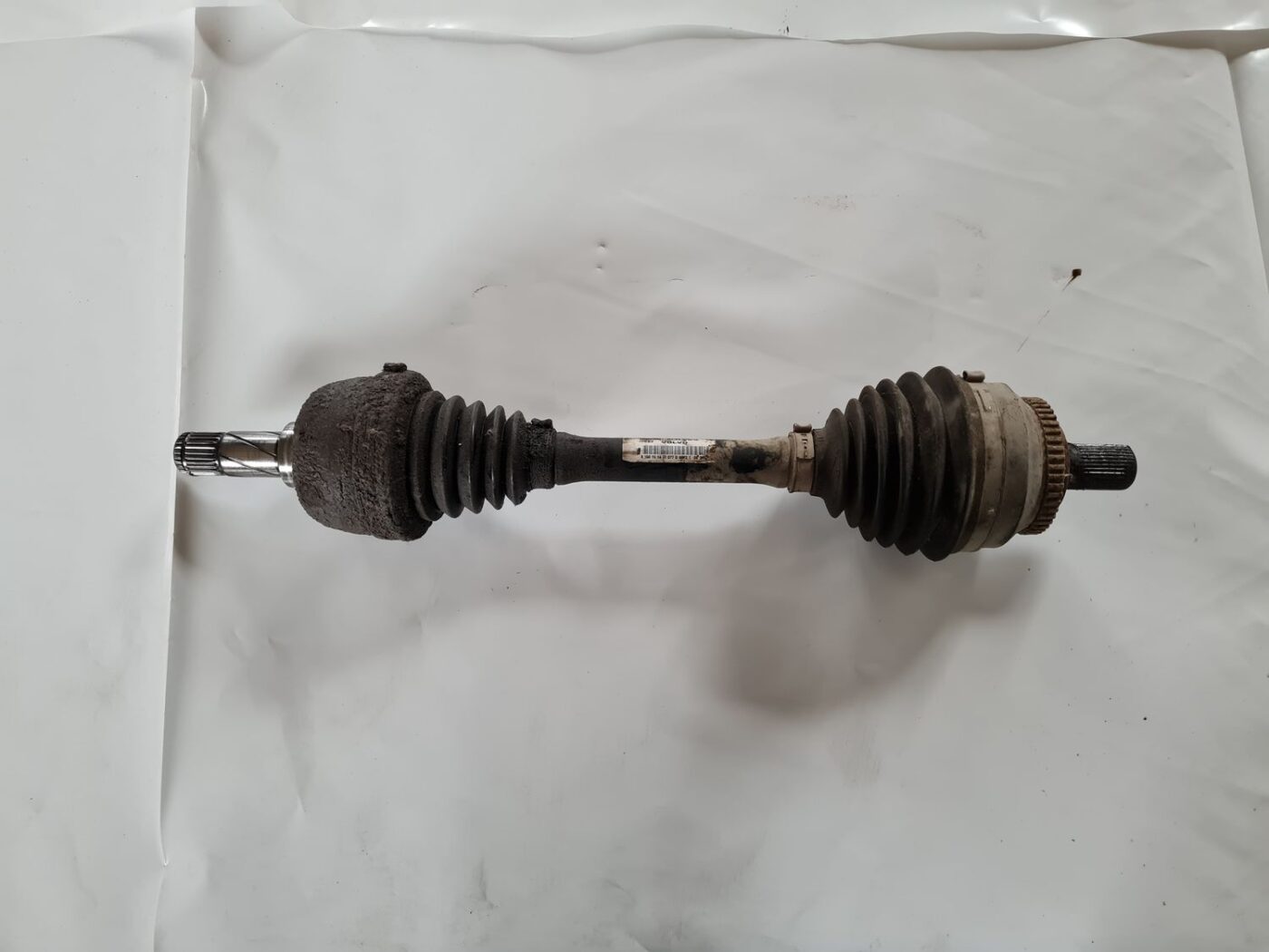 Pusass priekšējā kreisā priekš VOLVO V70 2003 SILVER 1 Pusass priekšējā kreisā priekš VOLVO V70 2003 SILVER