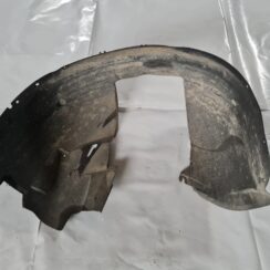 Priekšējais kreisais paspārns priekš VOLVO V70 2003 SILVER