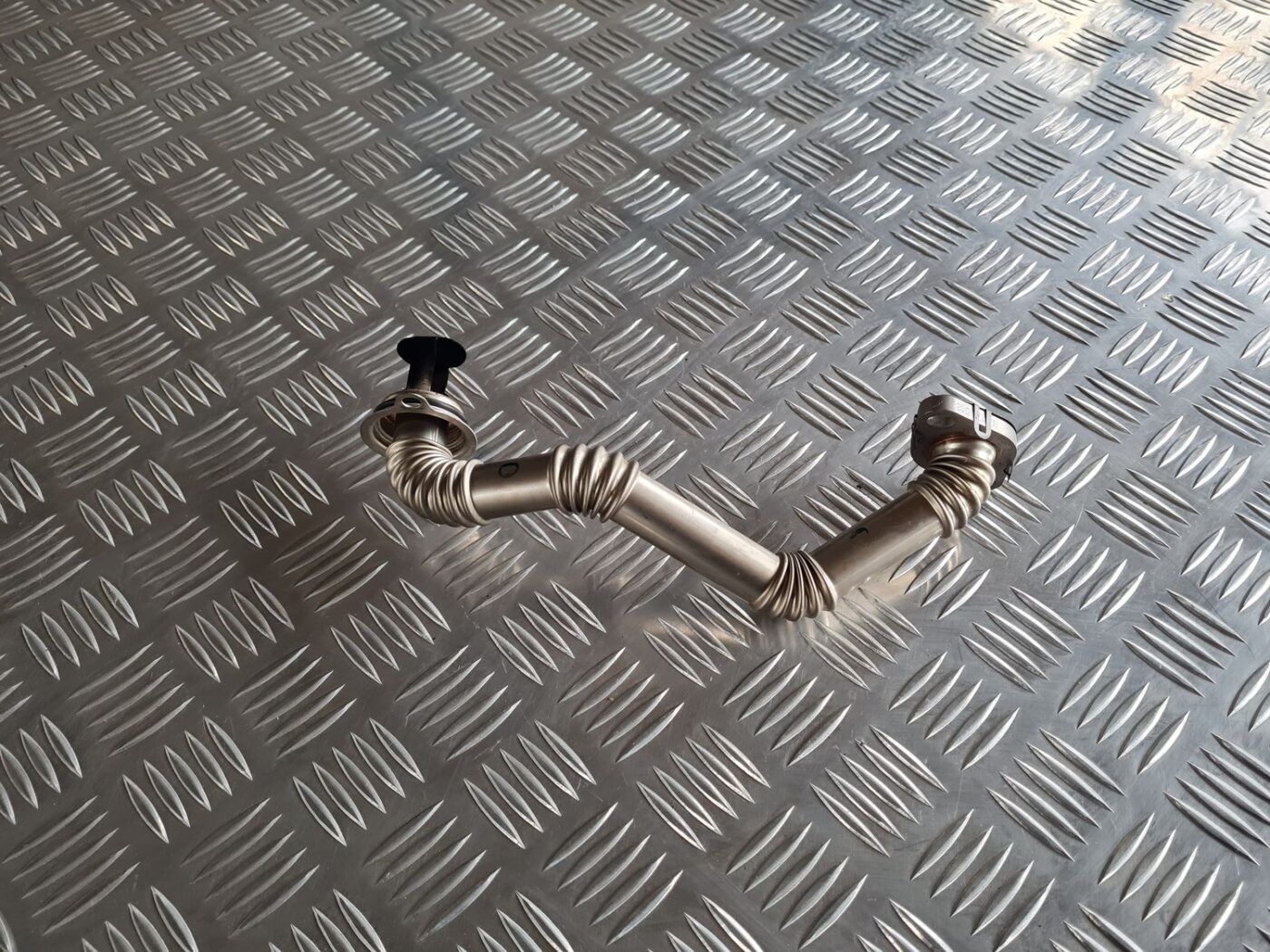 EGR caurule priekš CITROEN C4 2018 1 EGR caurule priekš CITROEN C4 2018