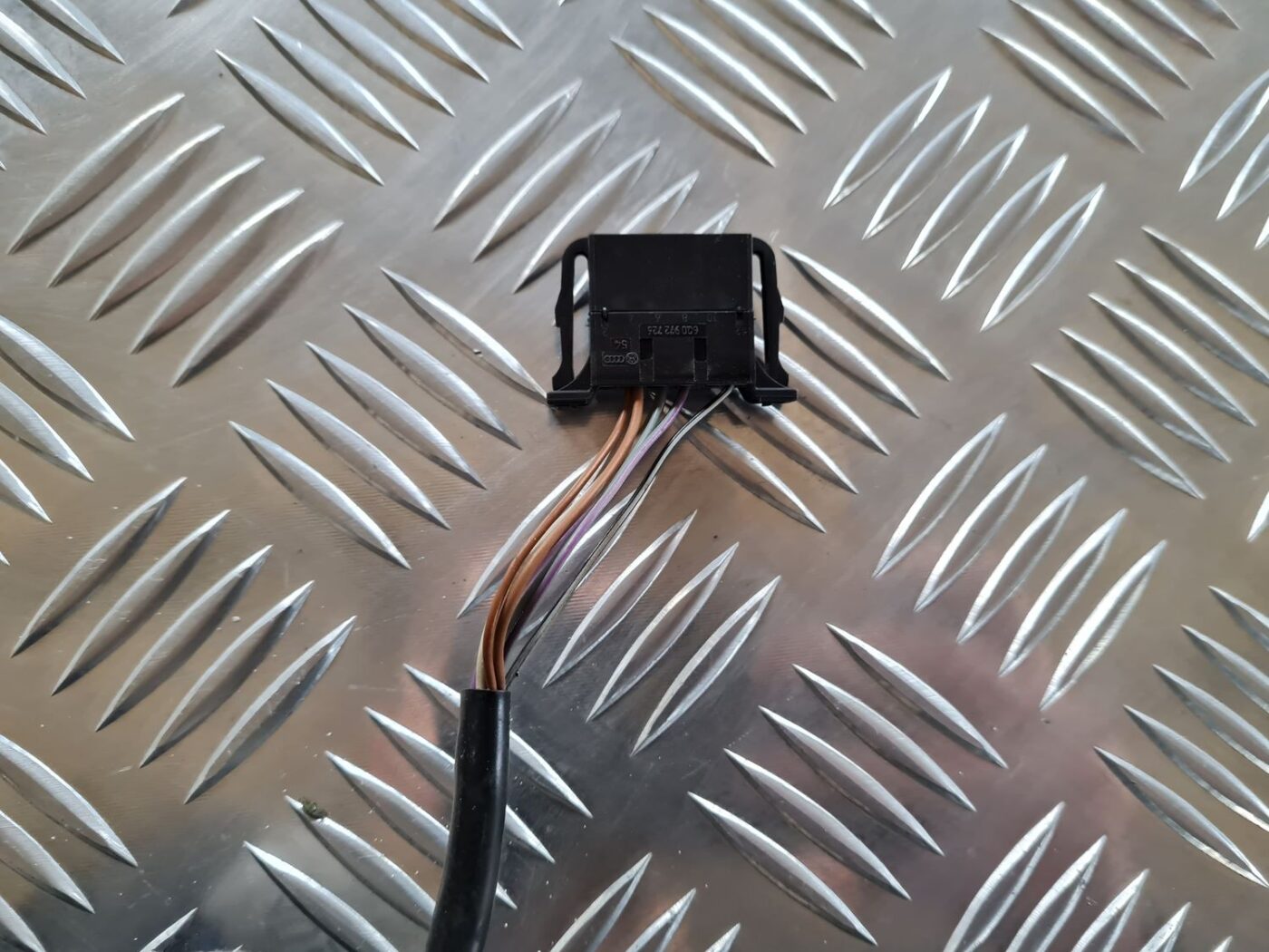 Ārējais spogulis, pa kreisi priekš VW PASSAT 2004 UNIVERSAL GREY 2 Ārējais spogulis, pa kreisi priekš VW PASSAT 2004 UNIVERSAL GREY