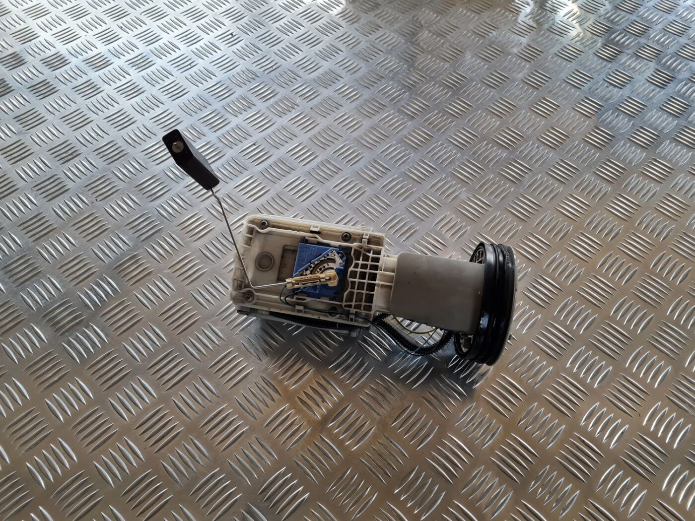 Degvielas tvertnes sūknis priekš VW PASSAT 2004 UNIVERSAL GREY 1 Degvielas tvertnes sūknis priekš VW PASSAT 2004 UNIVERSAL GREY