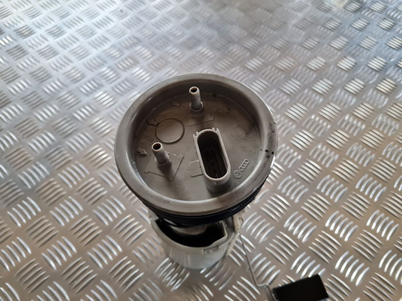 Degvielas tvertnes sūknis priekš VW PASSAT 2004 UNIVERSAL GREY 4 Degvielas tvertnes sūknis priekš VW PASSAT 2004 UNIVERSAL GREY