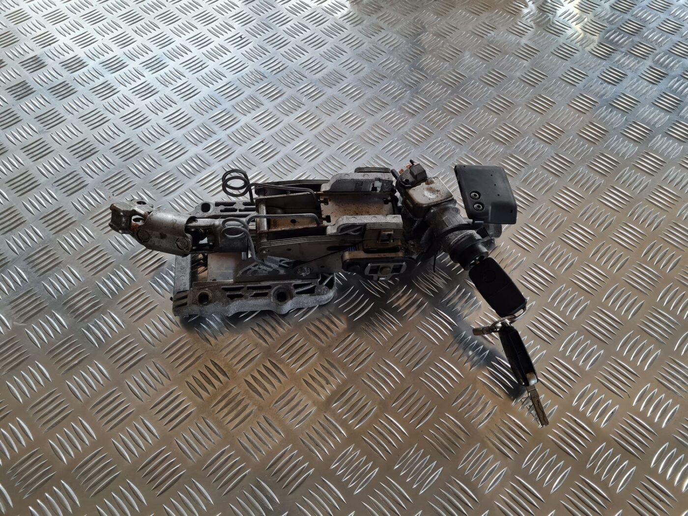 Stūres statne priekš VW PASSAT 2004 UNIVERSAL GREY 1 Stūres statne priekš VW PASSAT 2004 UNIVERSAL GREY