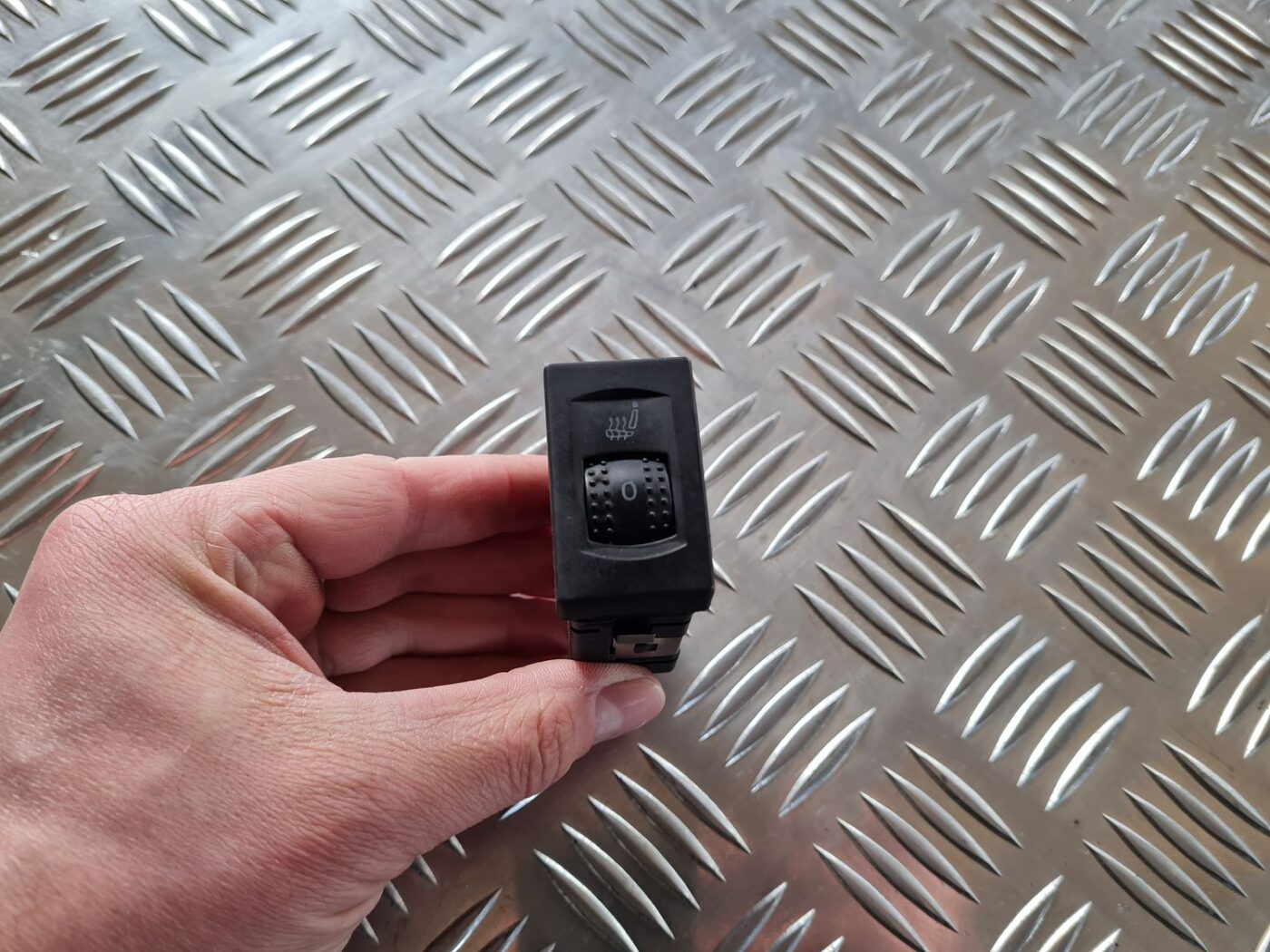 Sēdekļa apsildes ieslēgšanas poga priekš VW PASSAT 2004 UNIVERSAL GREY 1 Sēdekļa apsildes ieslēgšanas poga priekš VW PASSAT 2004 UNIVERSAL GREY