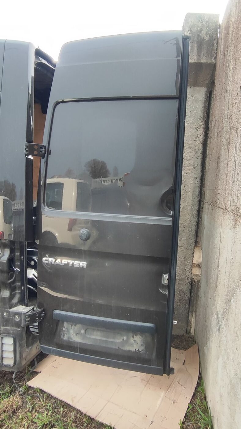 Aizmugurējās veramās durvis priekš VW CRAFTER 2018