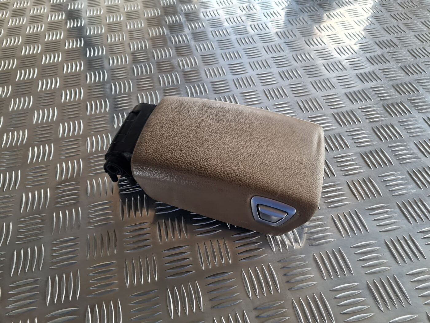 Roku balsts priekš VOLVO S60 2008 2 Roku balsts priekš VOLVO S60 2008