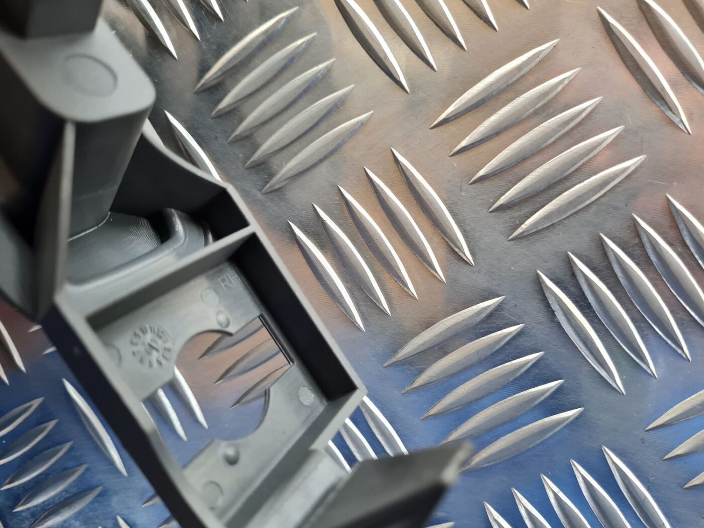 Aizmugurējā sēdekļa slēdzene priekš VOLVO S60 2008