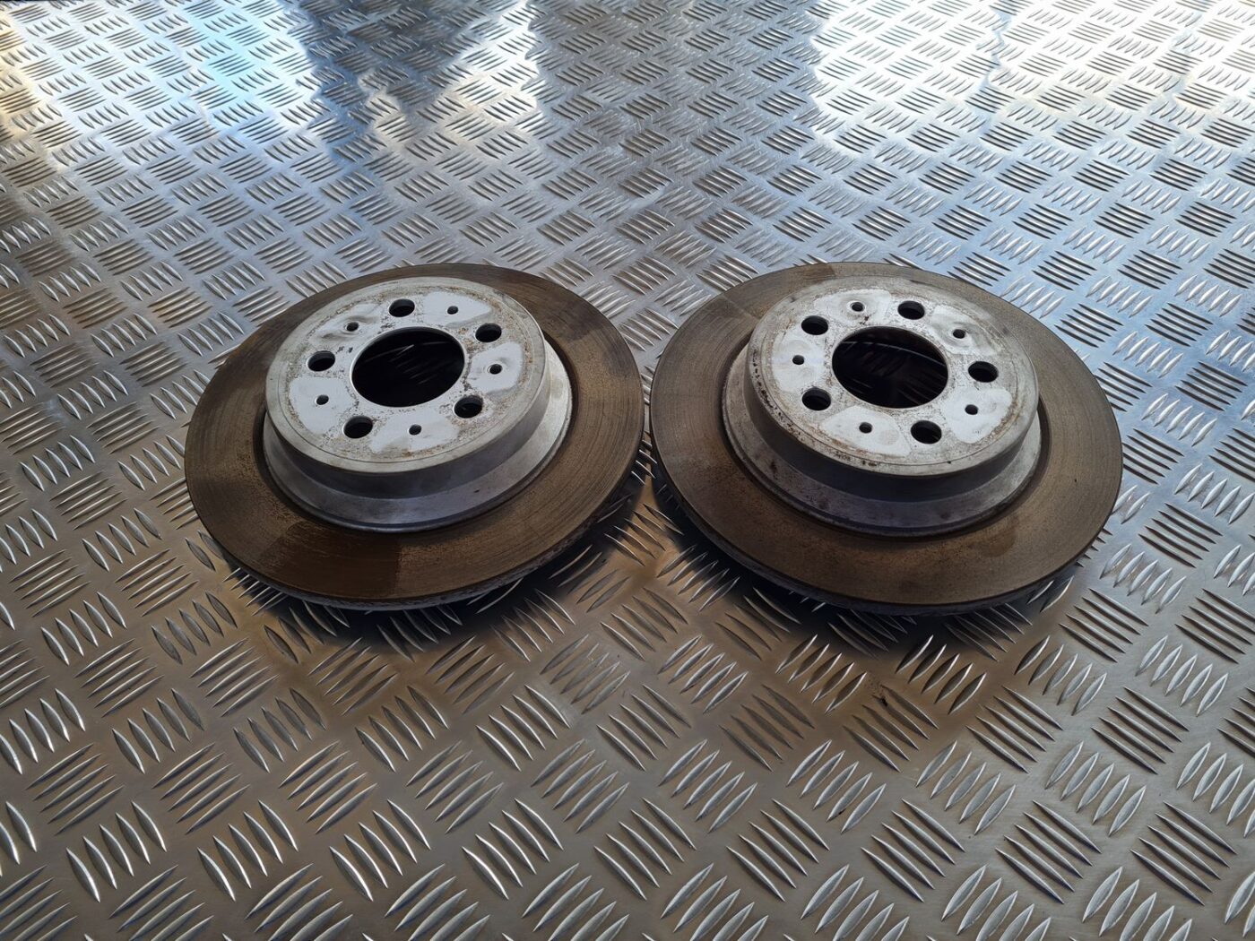 Aizmugurējie bremžu diski priekš VOLVO S60 2008