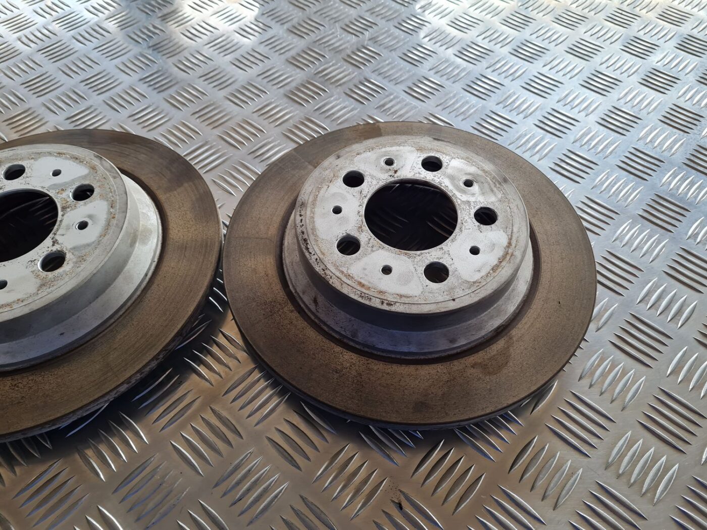 Aizmugurējie bremžu diski priekš VOLVO S60 2008