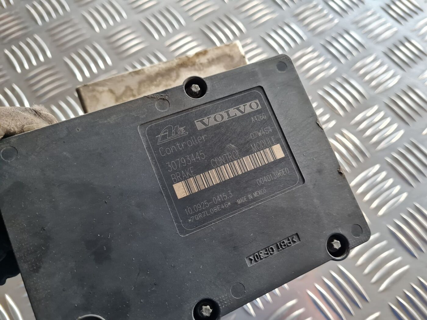 ABS bloks priekš VOLVO S60 2008 4 ABS bloks priekš VOLVO S60 2008