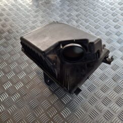 Salona gaisa filtra korpuss priekš VOLVO S60 2008