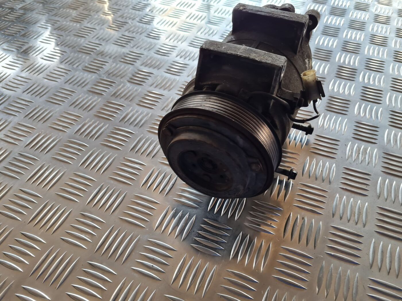 Gaisa kondicioniera kompresors priekš VOLVO S60 2008 2 Gaisa kondicioniera kompresors priekš VOLVO S60 2008