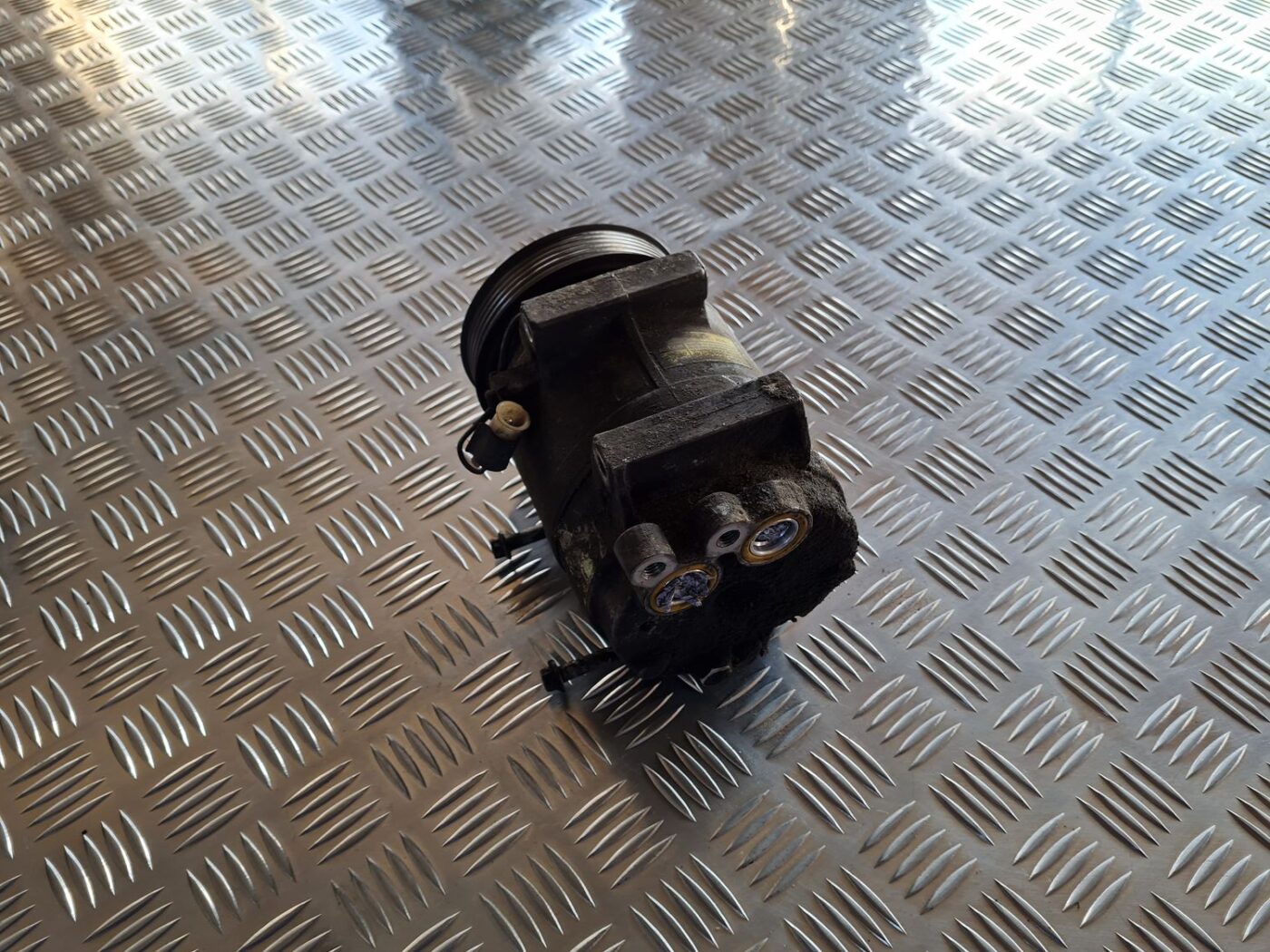 Gaisa kondicioniera kompresors priekš VOLVO S60 2008 3 Gaisa kondicioniera kompresors priekš VOLVO S60 2008