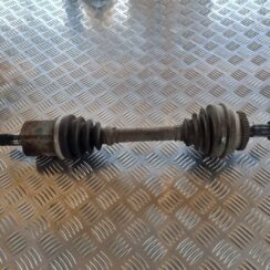 Pusass priekšējā kreisā priekš VOLVO S60 2008