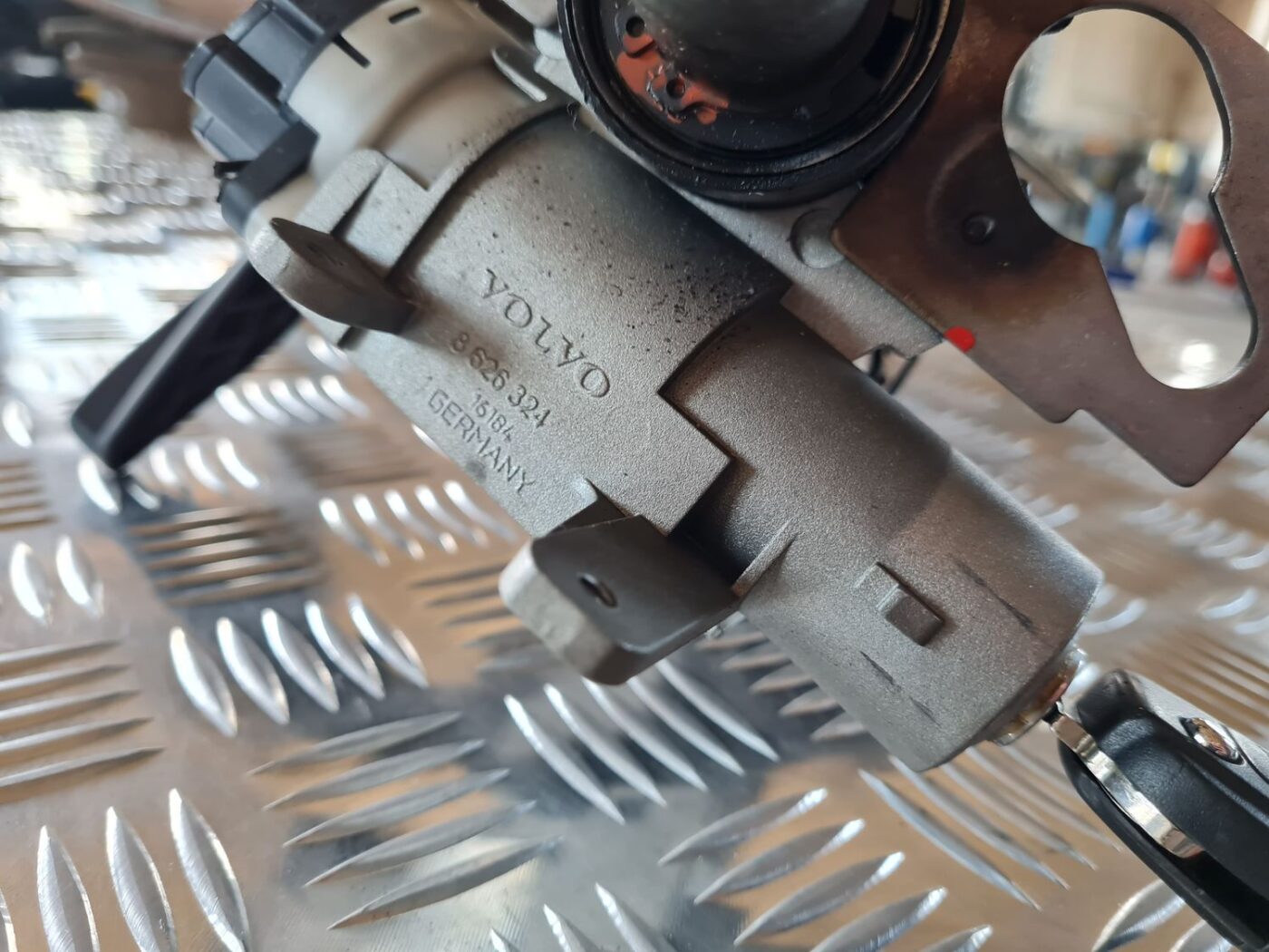 Stūres statne priekš VOLVO S60 2008 3 Stūres statne priekš VOLVO S60 2008