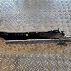 Priekšējas salona statnes apdare priekš VOLVO S60 2008