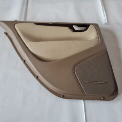 Aizmugurējo kreiso durvju apdare priekš VOLVO S60 2008